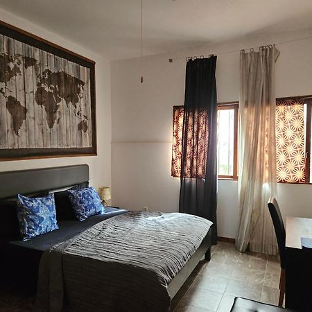 Blue Eagle Guesthouse - Casa De Hospedes Santa Maria Eksteriør billede